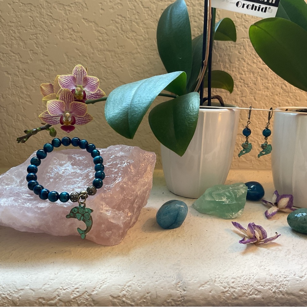 Genuine Teal Tiger’s Eye Bracelet w/Dolphin Charm & Complimenting Earrings